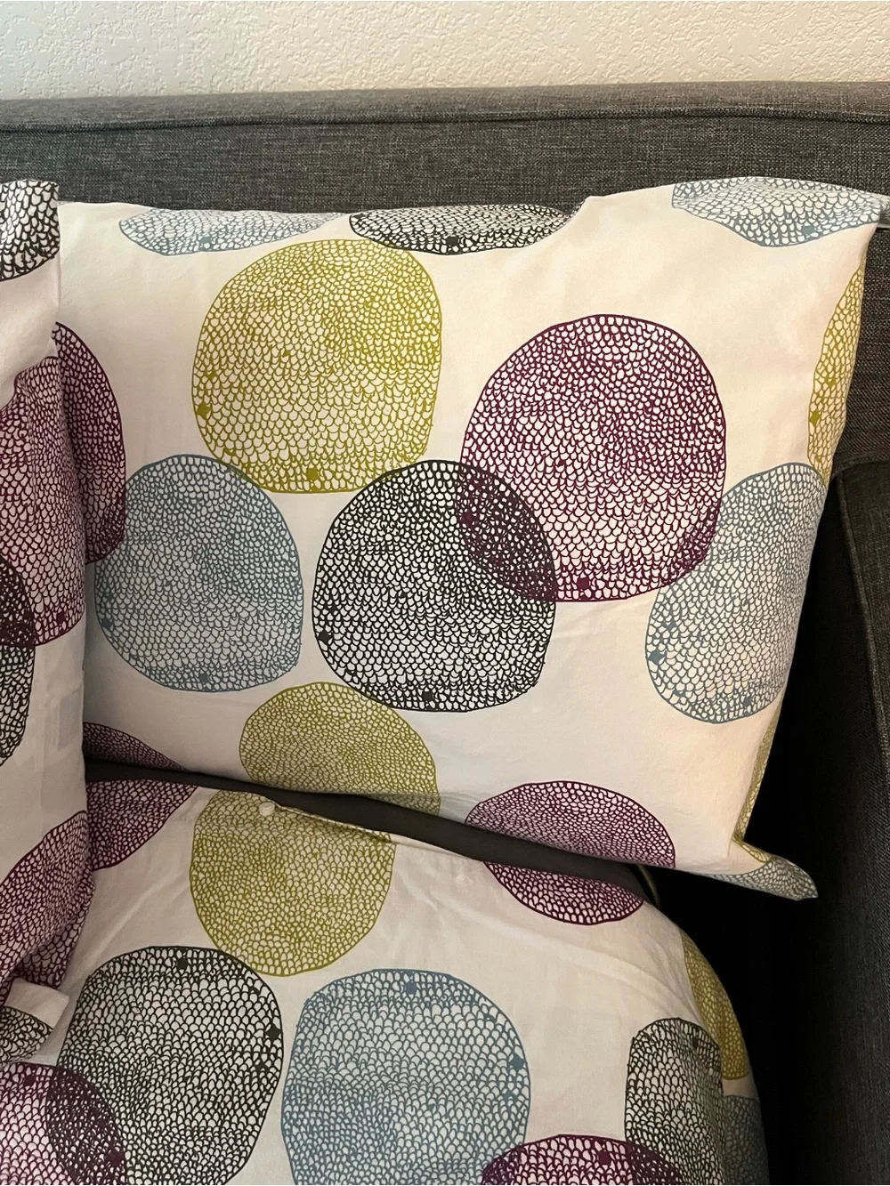 IKEA Queen Modern Dot Pattern Duvet Cover Set in Yellow, Blue, Gray, and Purple